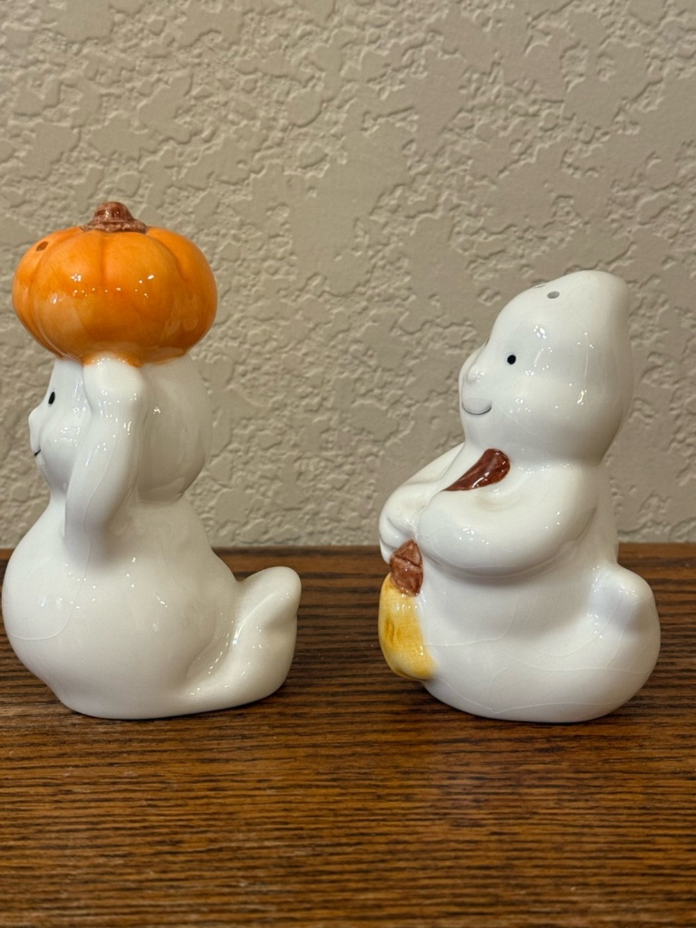 King May Halloween Ghost Salt & Pepper Shaker Set - Vintage Pumpkin & Broom VTG - Picture 4 of 14